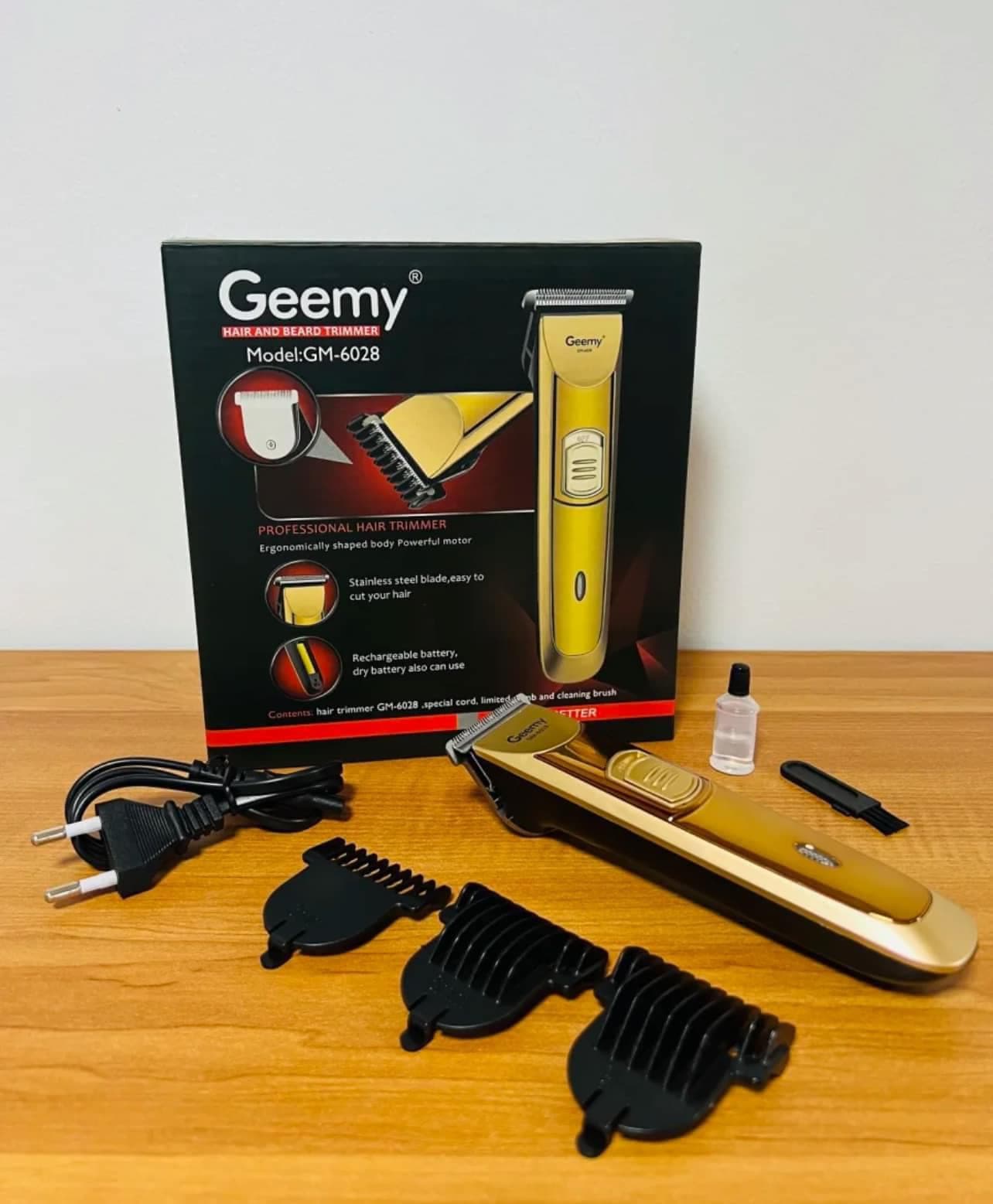 Geemy Gm-6028 Rechargeable Professional Hair Trimmer / Clipper Cordless Beard Professional Clippers Barber Cutting Machine